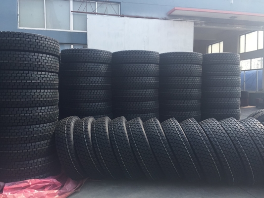 Pneumatici del bus del camion