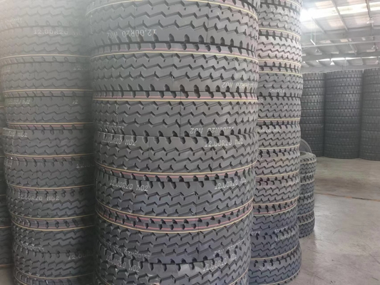 Pneumatici del bus del camion